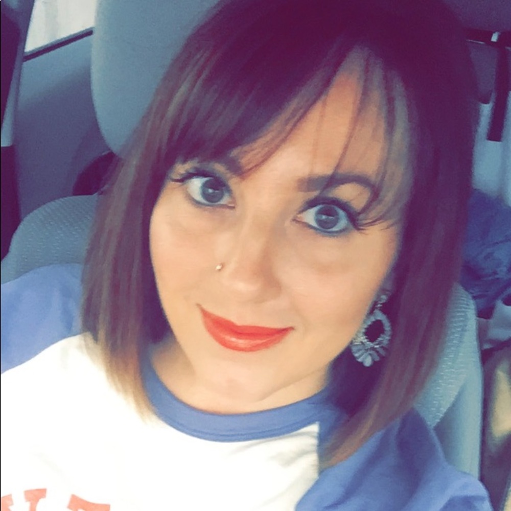 Meet your Posher, Holly